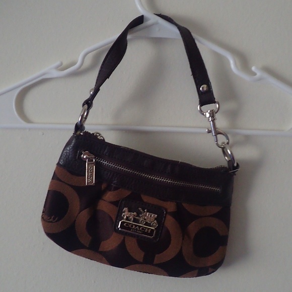 Coach Handbags - Coach Small handbag purse clutch.